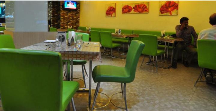 Infiniti Hotel And Spa Indore Bagian luar foto