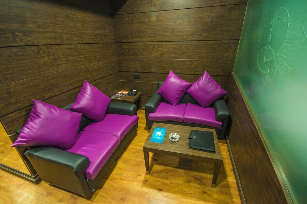Infiniti Hotel And Spa Indore Bagian luar foto