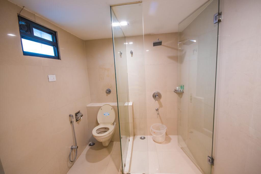 Infiniti Hotel And Spa Indore Bagian luar foto