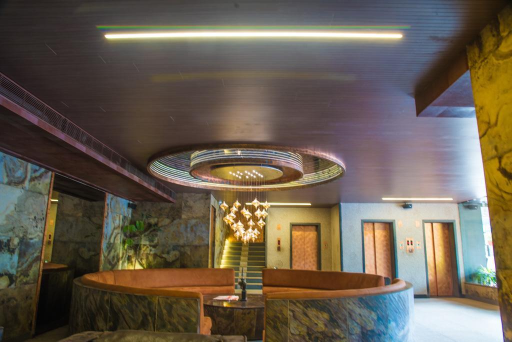 Infiniti Hotel And Spa Indore Bagian luar foto