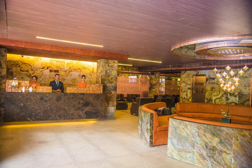 Infiniti Hotel And Spa Indore Bagian luar foto