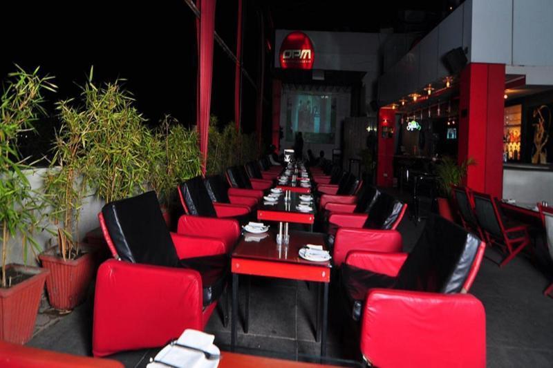 Infiniti Hotel And Spa Indore Bagian luar foto
