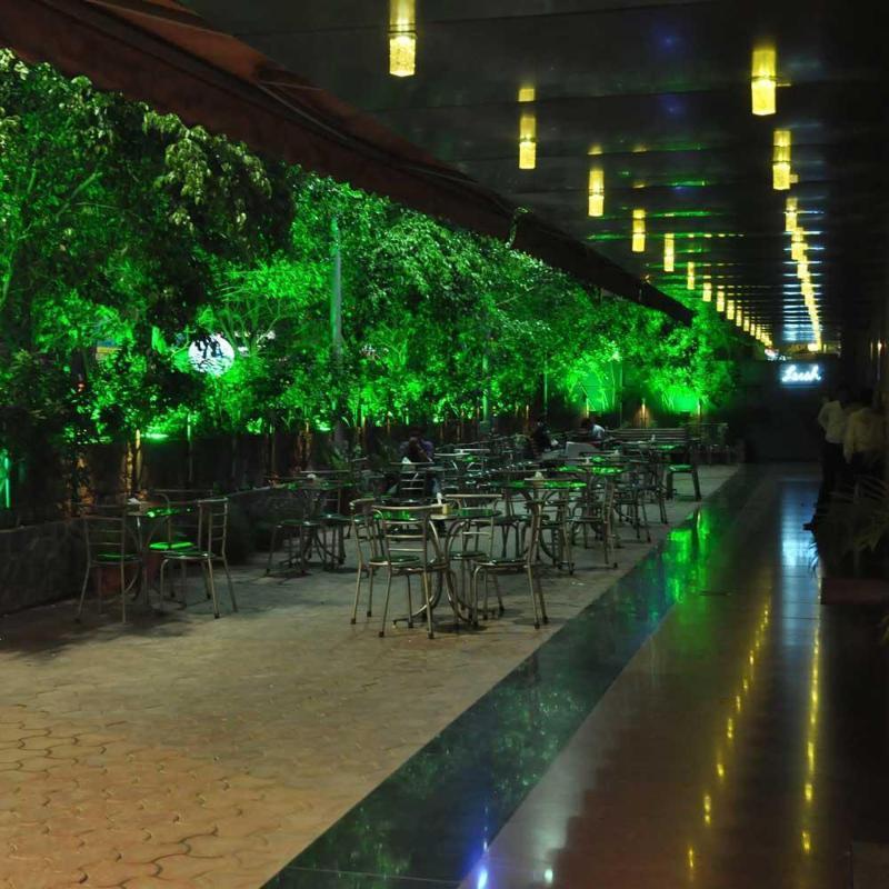 Infiniti Hotel And Spa Indore Bagian luar foto